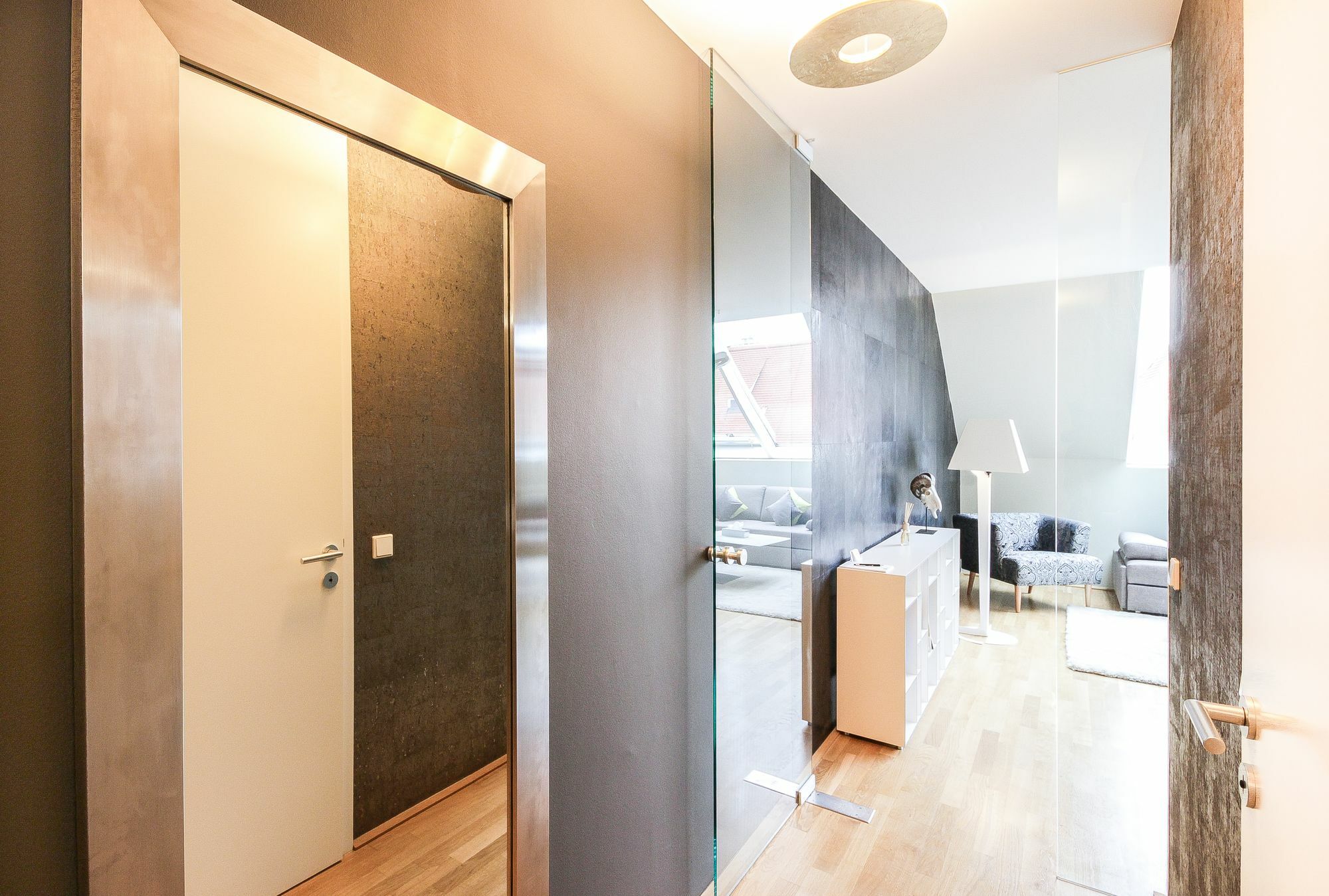 Abieshomes Serviced - Downtown Appartement *